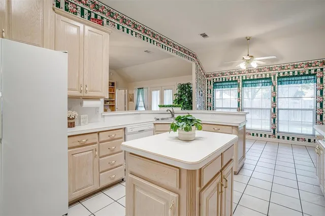 $350,000 | 133 Sunny Meadows Drive, Burleson, TX 76028