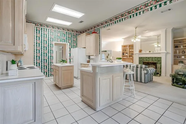 $350,000 | 133 Sunny Meadows Drive, Burleson, TX 76028