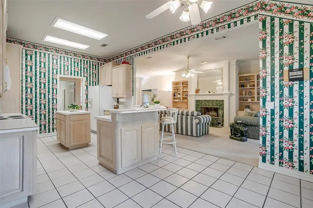 $350,000 | 133 Sunny Meadows Drive, Burleson, TX 76028