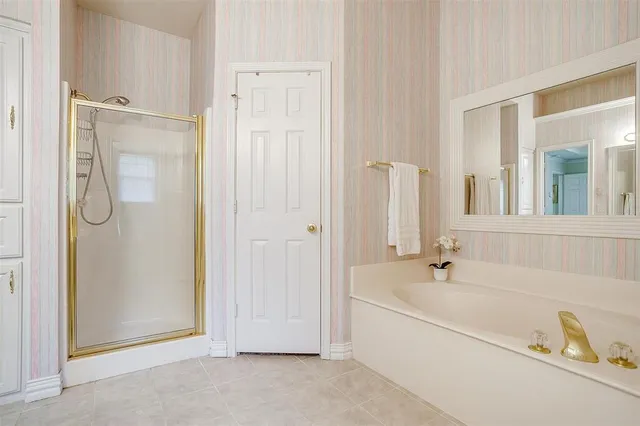 $350,000 | 133 Sunny Meadows Drive, Burleson, TX 76028