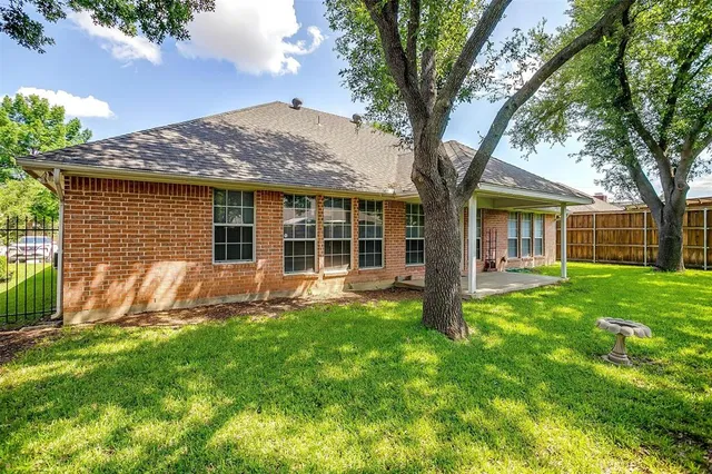 $350,000 | 133 Sunny Meadows Drive, Burleson, TX 76028