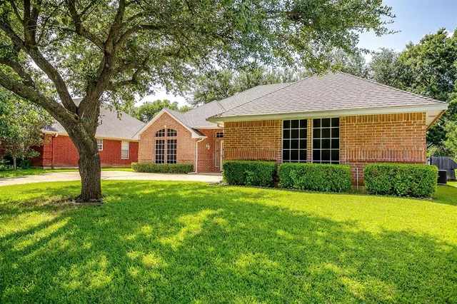 $350,000 | 133 Sunny Meadows Drive, Burleson, TX 76028