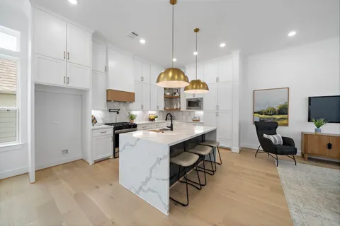 $555,000 | 923 Fisher Street, Unit A, Houston, TX 77018