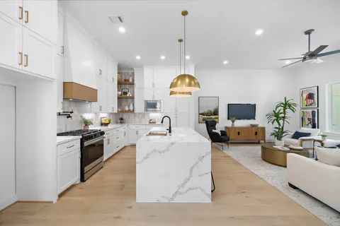 $555,000 | 923 Fisher Street, Unit A, Houston, TX 77018