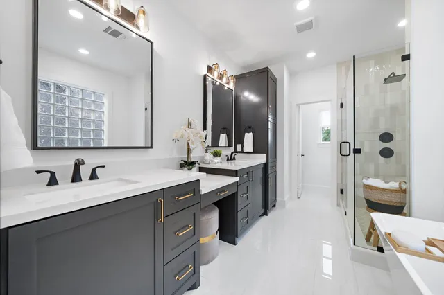 $555,000 | 923 Fisher Street, Unit A, Houston, TX 77018