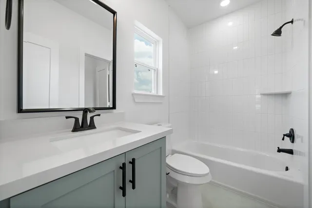 $555,000 | 923 Fisher Street, Unit A, Houston, TX 77018