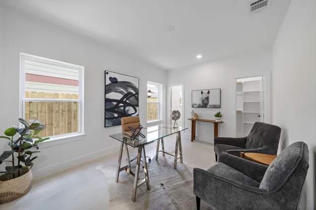 $555,000 | 923 Fisher Street, Unit A, Houston, TX 77018