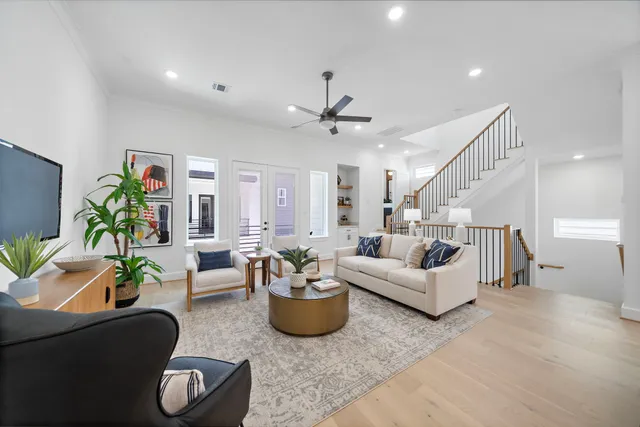 $555,000 | 923 Fisher Street, Unit A, Houston, TX 77018