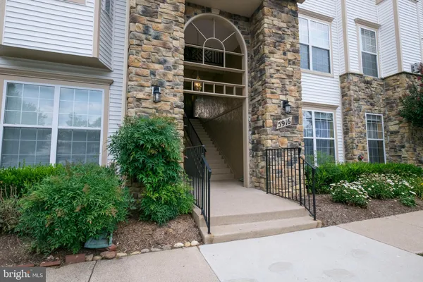 $2,597 | 5916 Founders Hill Drive, Unit 104, Alexandria, VA 22310