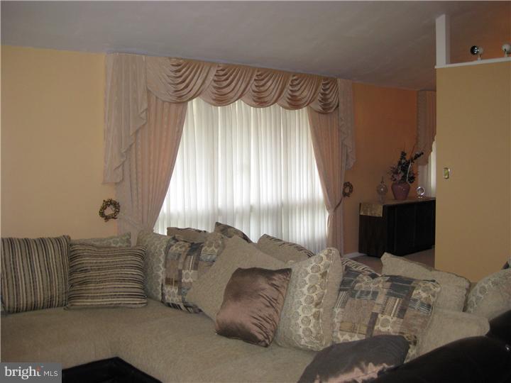 8316 Fenton Road Glenside, PA 19038 - Photo 4 of 15 Gallery Image 4
