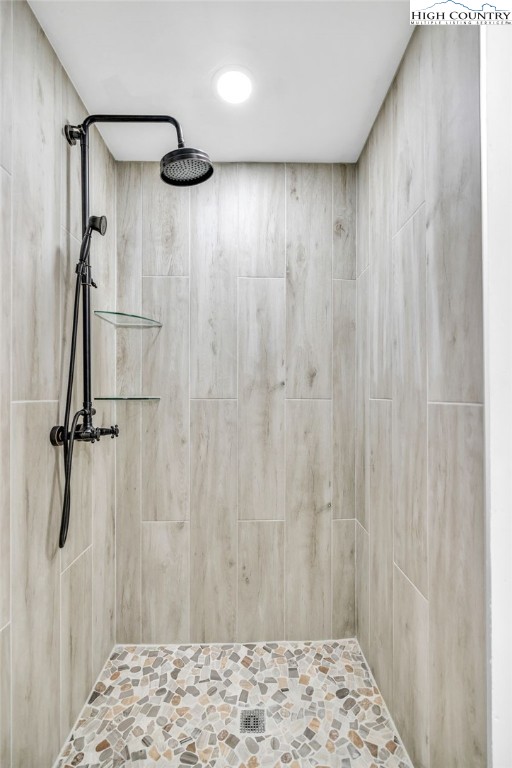 7 Legra Road Grassy Creek, NC 28631 - Photo 23 of 35 a view of a walk in closet