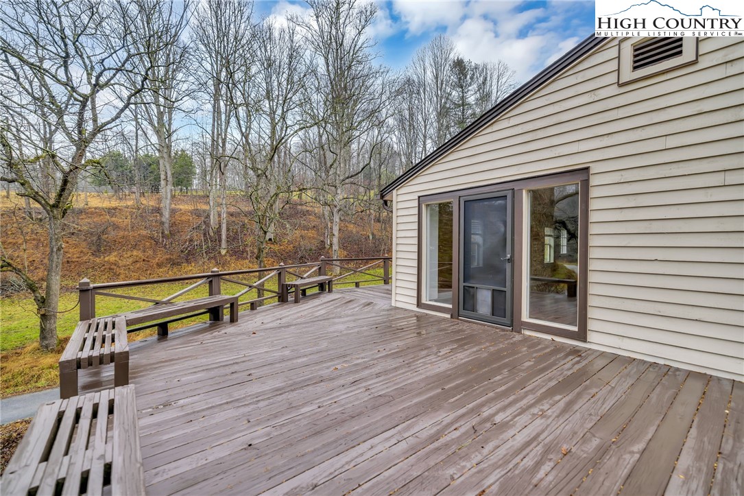 7 Legra Road Grassy Creek, NC 28631 - Photo 7 of 35 a view of outdoor space with seating space