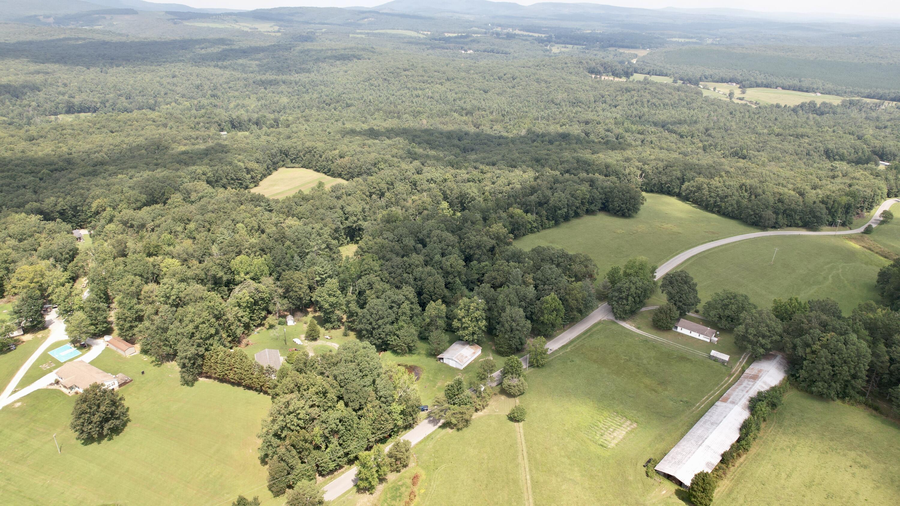 1096 Jewett Road Grandview, TN 37337 - Photo 12 of 36 dji_fly_20230822_125520_5_1692724514948_
