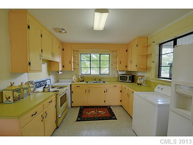 81 Roberta Road Concord, NC 28027 - Photo 2 of 16 Gallery Image 2