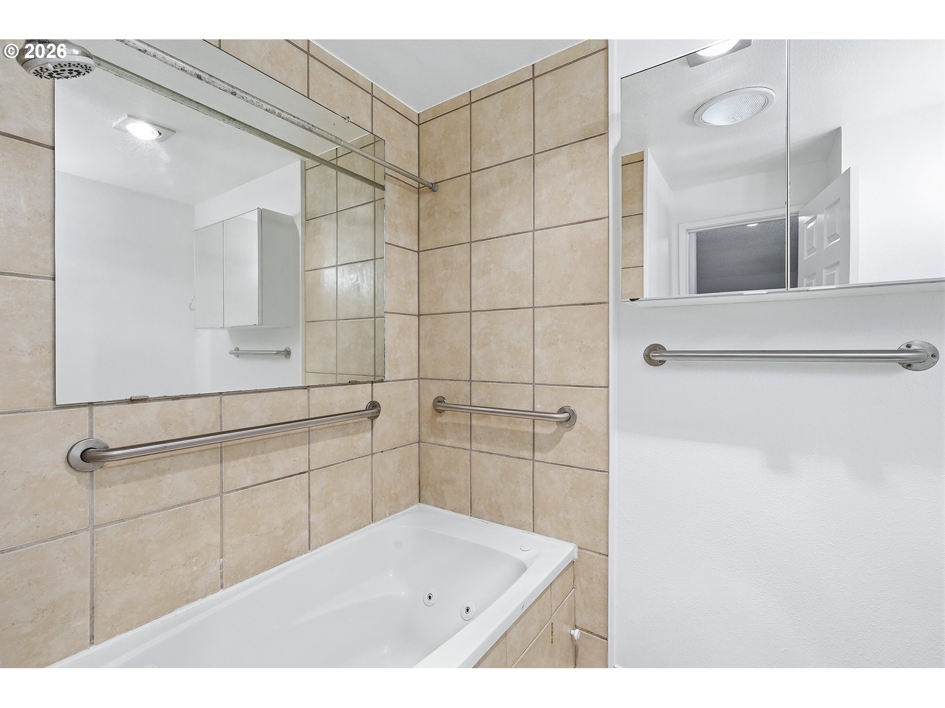 10000 Southwest Hall Boulevard, Unit 4 Portland, OR 97223 - Photo 14 of 24 Bathroom