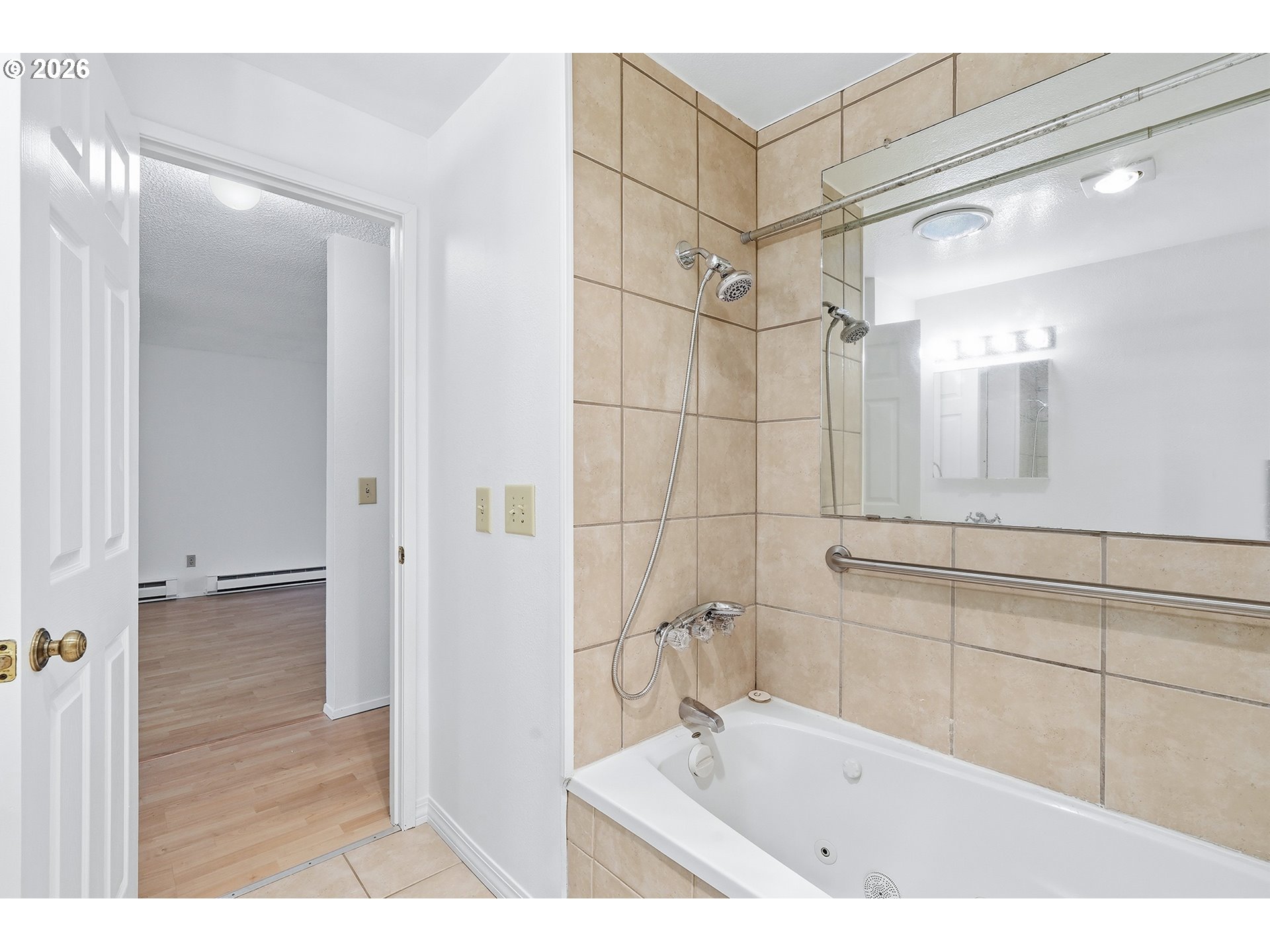 10000 Southwest Hall Boulevard, Unit 4 Portland, OR 97223 - Photo 15 of 24 Bathroom