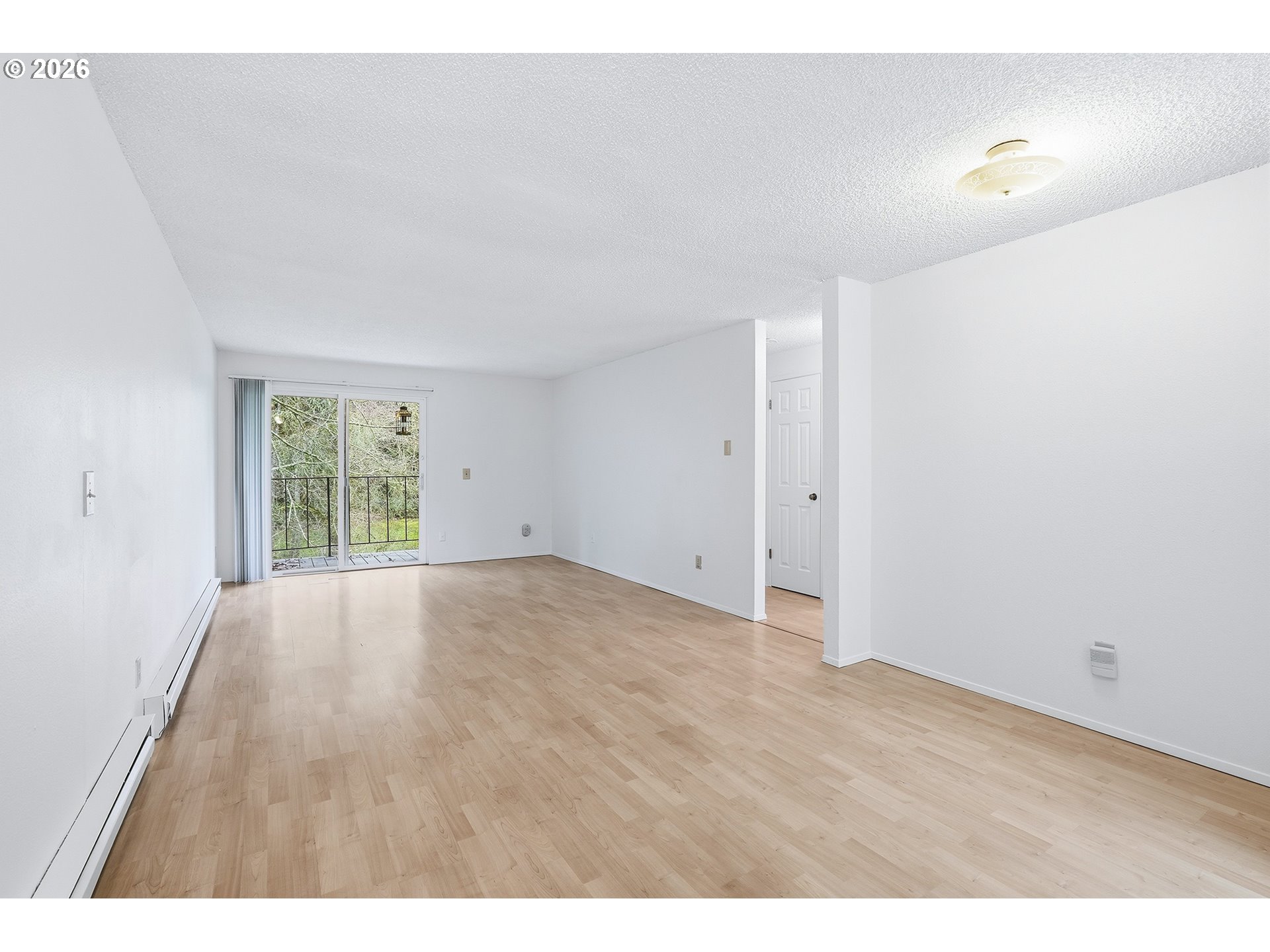 10000 Southwest Hall Boulevard, Unit 4 Portland, OR 97223 - Photo 5 of 24 Living Room