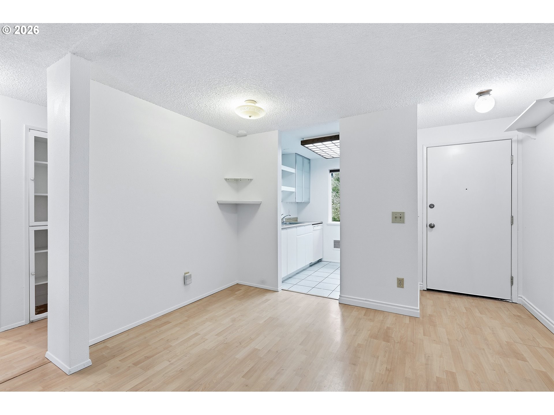 10000 Southwest Hall Boulevard, Unit 4 Portland, OR 97223 - Photo 9 of 24 Living Room