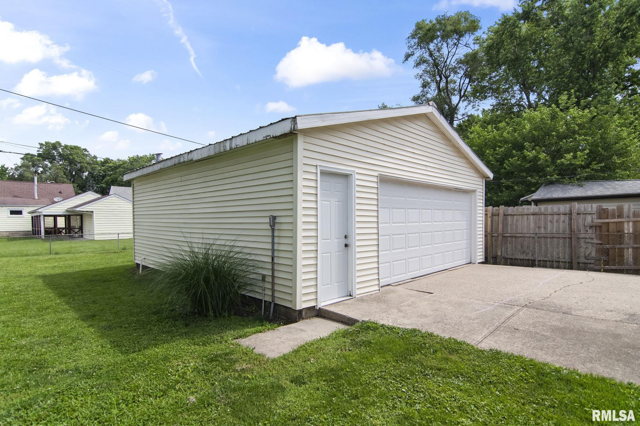 2253 East Converse Street Springfield, IL 62702 - Photo 29 of 29