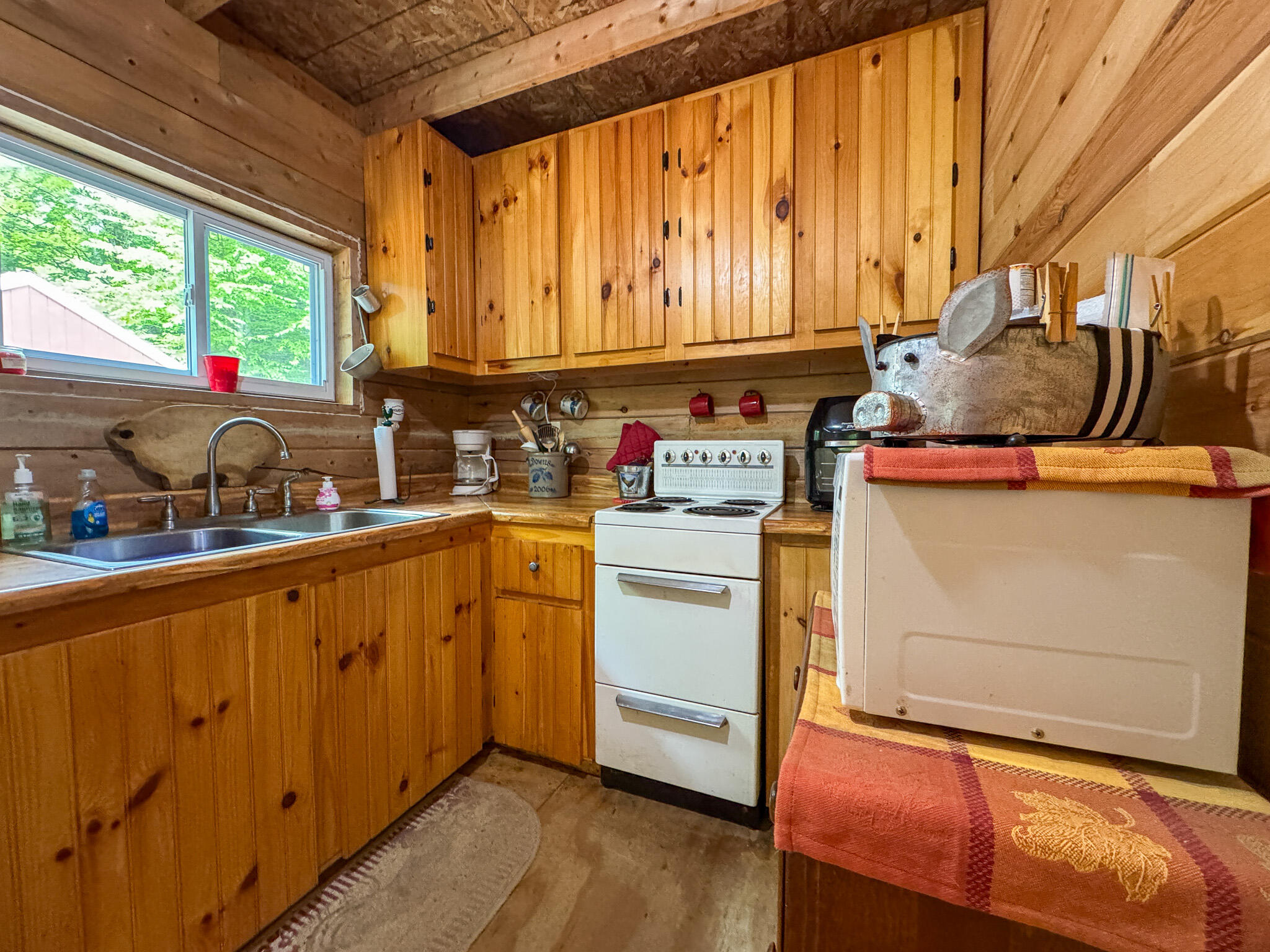 1740 Houston Road Lincoln, ME 04457 - Photo 20 of 27 19