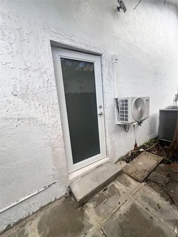 a view of workspace with mirror