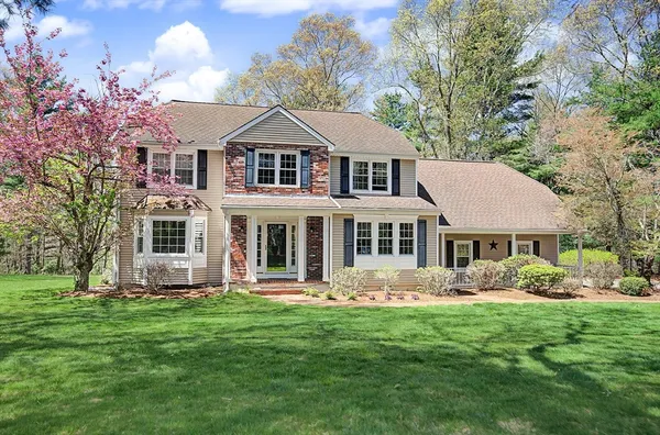 $1,100,000 | 8 Pheasant Hill Road, Hopkinton, MA 01748