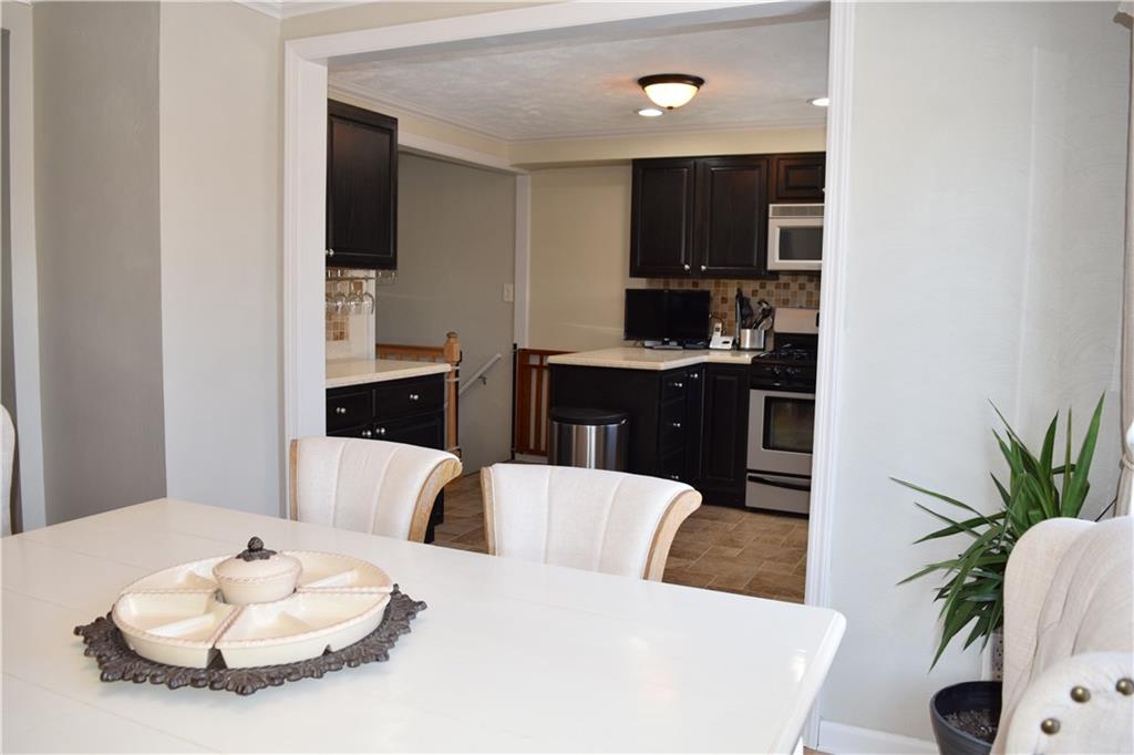 5225 Meadowcrest Road Pittsburgh, PA 15236 - Photo 11 of 25 Gallery Image 11