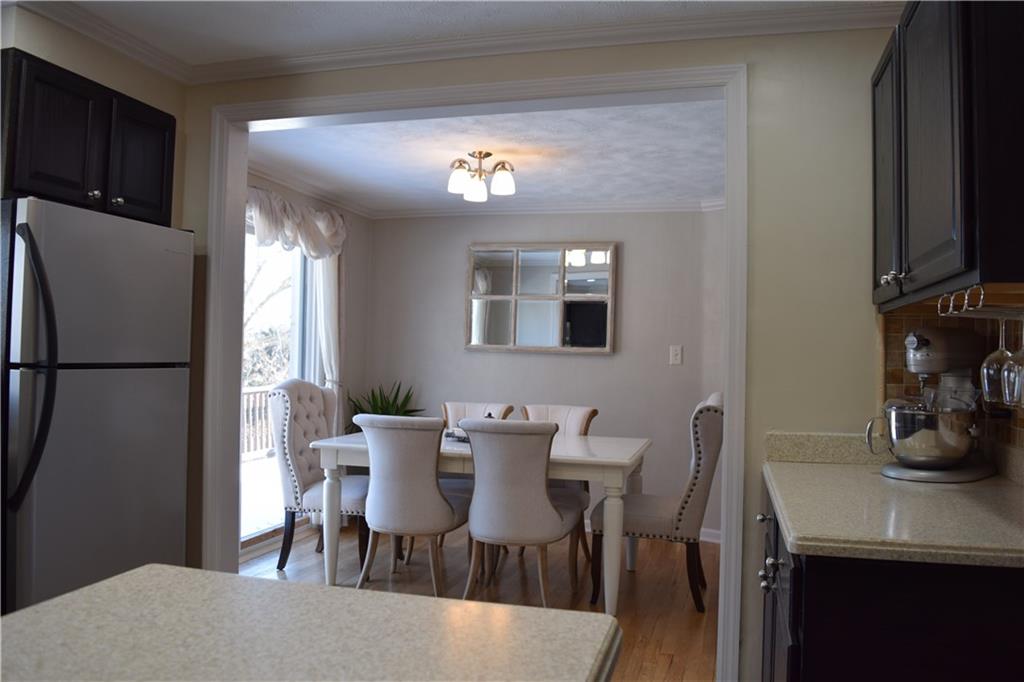 5225 Meadowcrest Road Pittsburgh, PA 15236 - Photo 13 of 25 Gallery Image 13