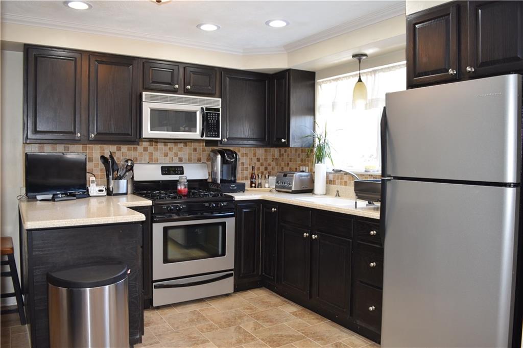5225 Meadowcrest Road Pittsburgh, PA 15236 - Photo 14 of 25 Gallery Image 14