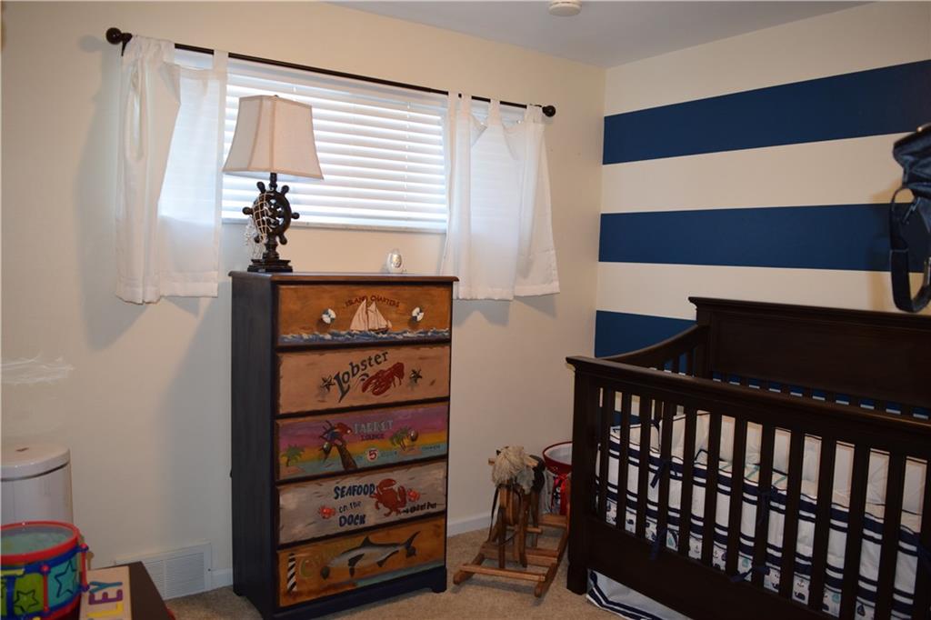 5225 Meadowcrest Road Pittsburgh, PA 15236 - Photo 18 of 25 Gallery Image 18