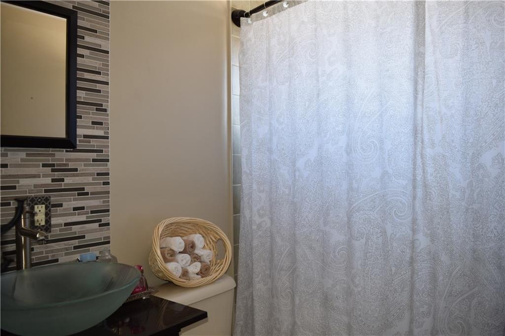 5225 Meadowcrest Road Pittsburgh, PA 15236 - Photo 19 of 25 Gallery Image 19