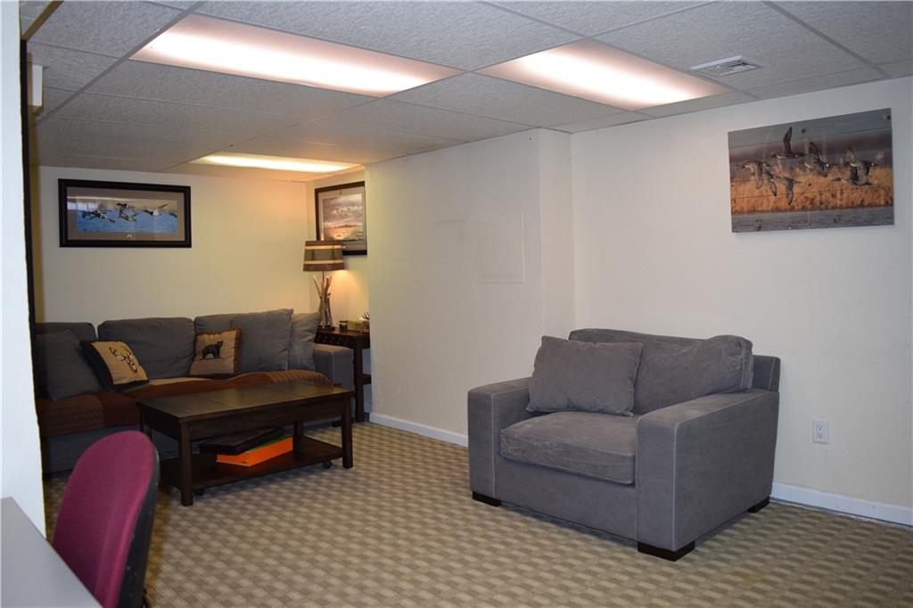5225 Meadowcrest Road Pittsburgh, PA 15236 - Photo 21 of 25 Gallery Image 21
