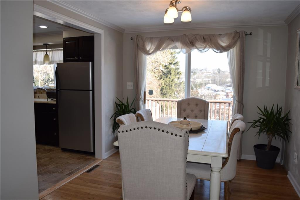 5225 Meadowcrest Road Pittsburgh, PA 15236 - Photo 9 of 25 Gallery Image 9