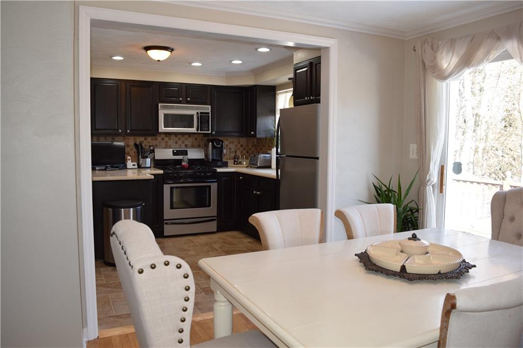 5225 Meadowcrest Road Pittsburgh, PA 15236 - Photo 10 of 25 Gallery Image 10