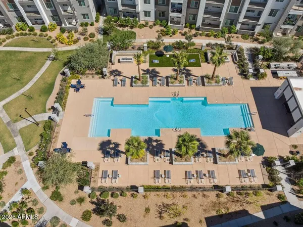 $1,552 | 28201 North Black Canyon Highway, Unit A2, Phoenix, AZ 85085