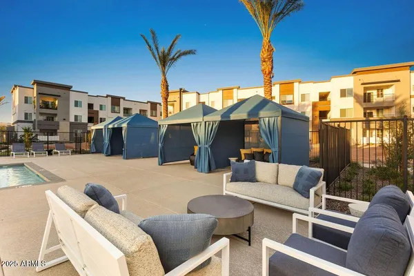 $1,552 | 28201 North Black Canyon Highway, Unit A2, Phoenix, AZ 85085