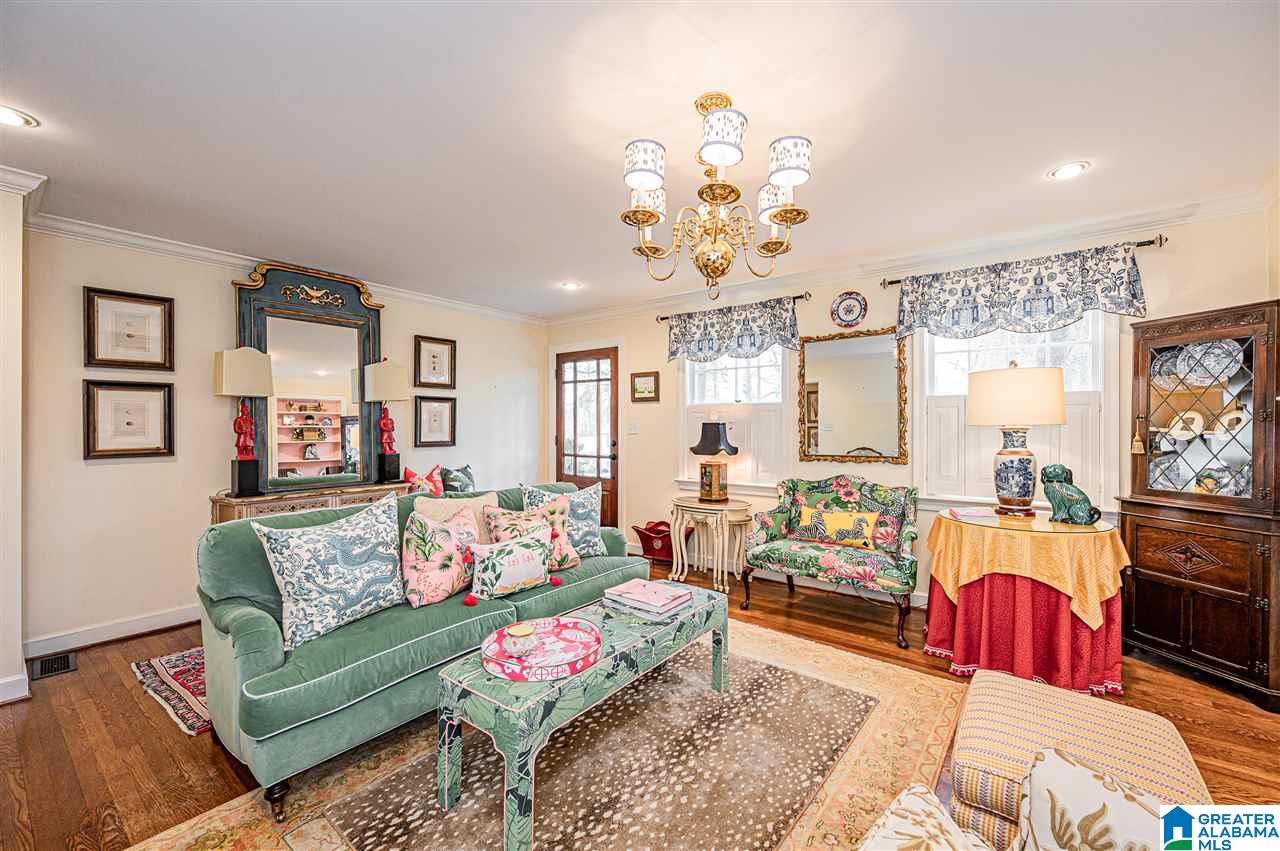 1811 Kensington Road Birmingham, AL 35209 - Photo 8 of 45