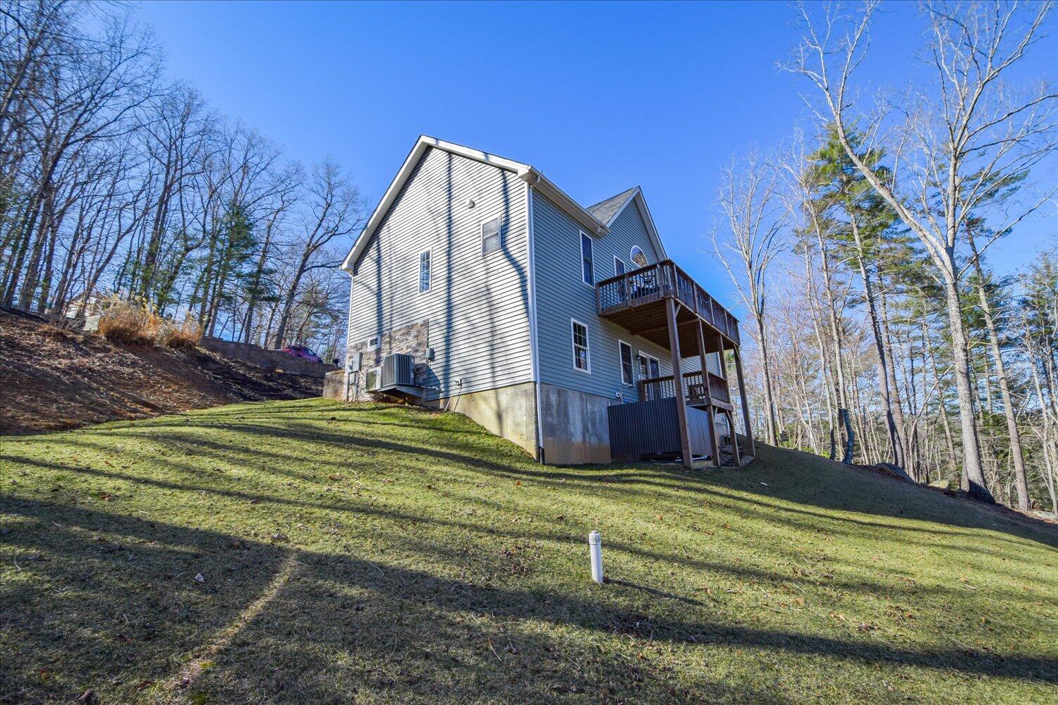 816 Lakeshore Terrace Road Hardy, VA 24101 - Photo 42 of 68 41-816 Lakeshore Terrace-41