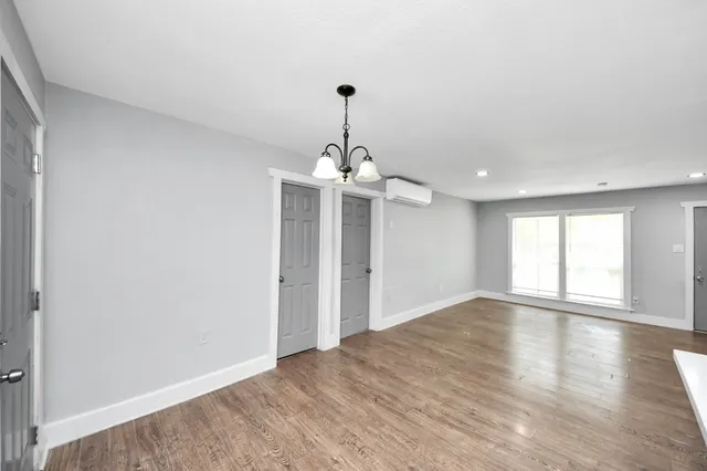 $1,600 | 5738 Kenilwood Drive, Houston, TX 77033