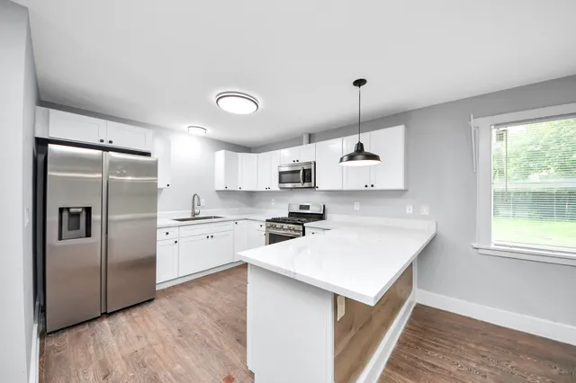 $1,600 | 5738 Kenilwood Drive, Houston, TX 77033