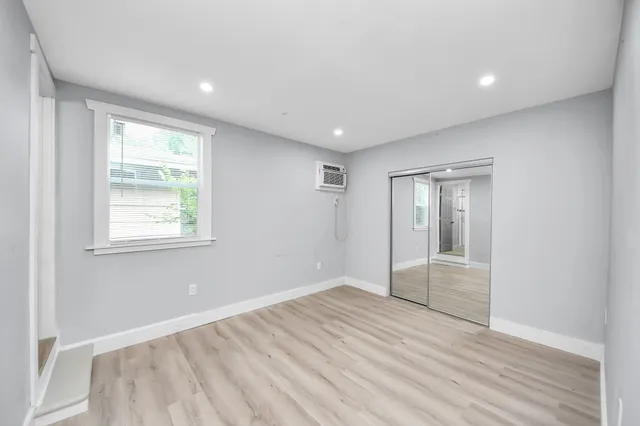 $1,600 | 5738 Kenilwood Drive, Houston, TX 77033