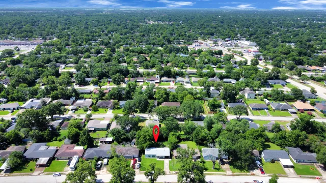 $1,600 | 5738 Kenilwood Drive, Houston, TX 77033