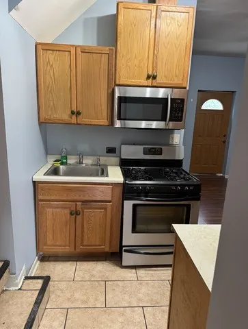 $1,300 | 83 Road, Unit G, Bensenville, IL 60106