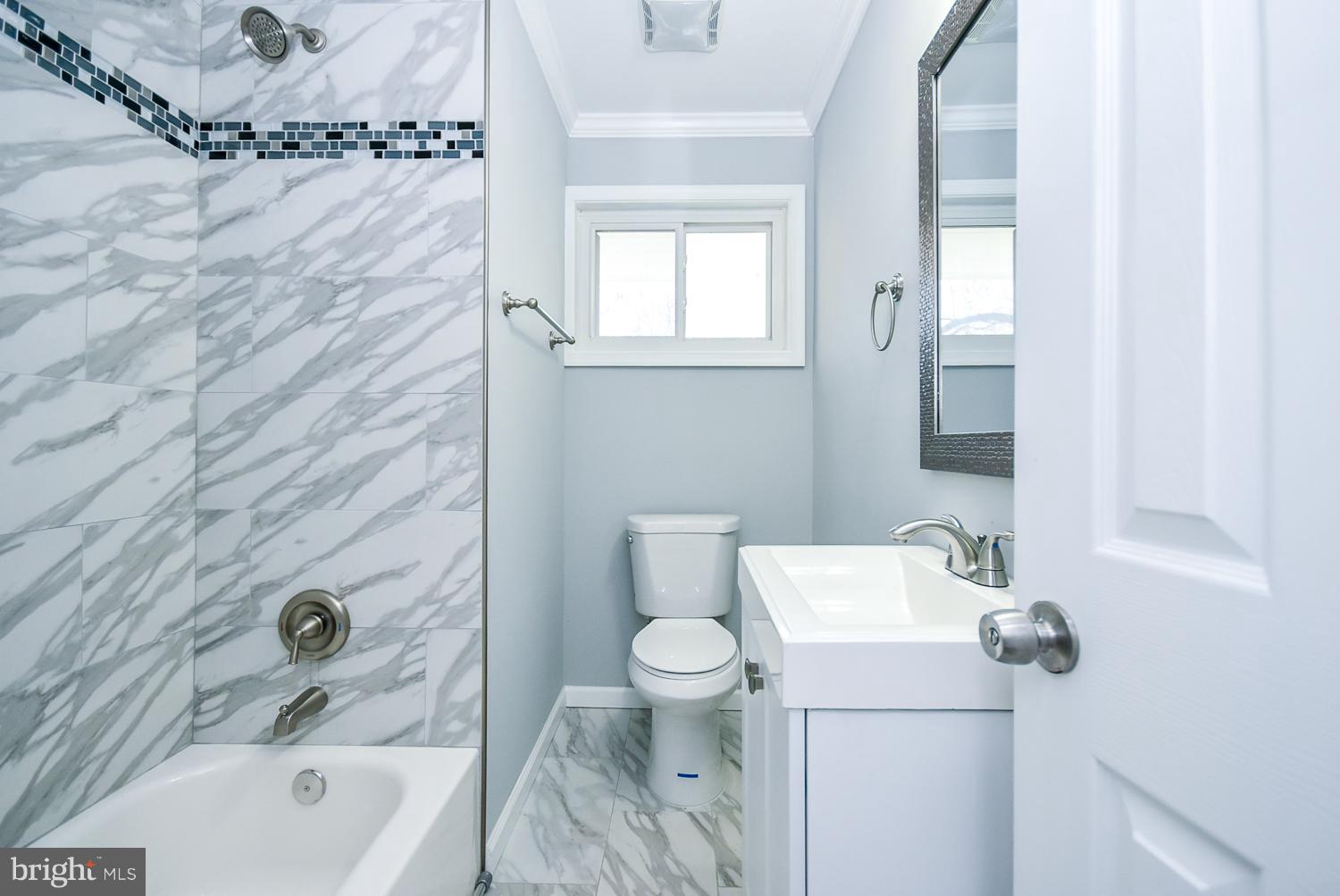 5200 Suitland Road Suitland, MD 20746 - Photo 13 of 29 1st Floor Bath