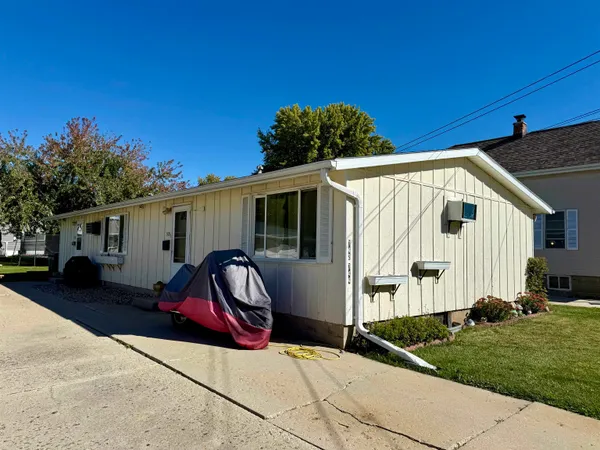 $210,000 | 742 West 5th Avenue, Oshkosh, WI 54902