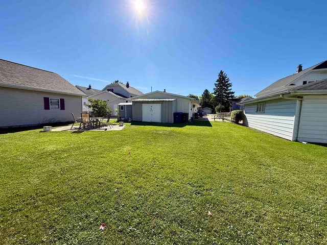 $210,000 | 742 West 5th Avenue, Oshkosh, WI 54902
