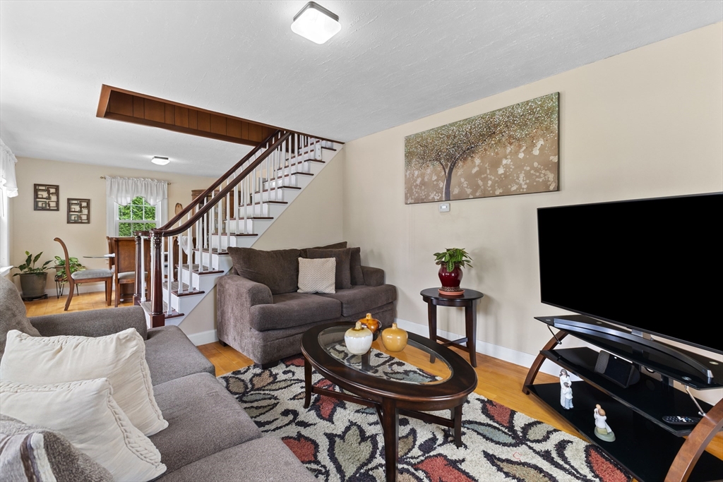 28 Spring Street Webster, MA 01570 - Photo 4 of 39 Gallery Image 4
