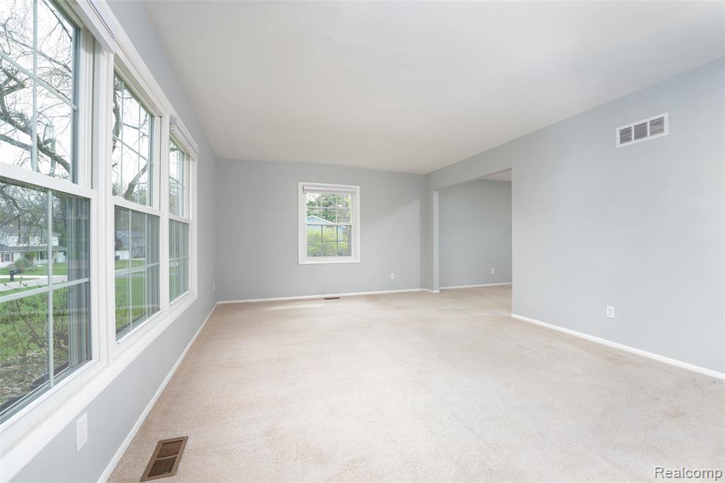 5390 Squires Manor Road Jackson, MI 49201 - Photo 12 of 35
