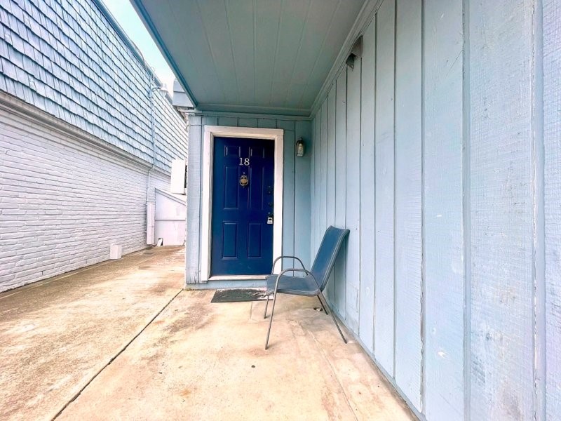 1901 South Voss Road, Unit 18 Houston, TX 77057 - Photo 2 of 23 Gallery Image 2