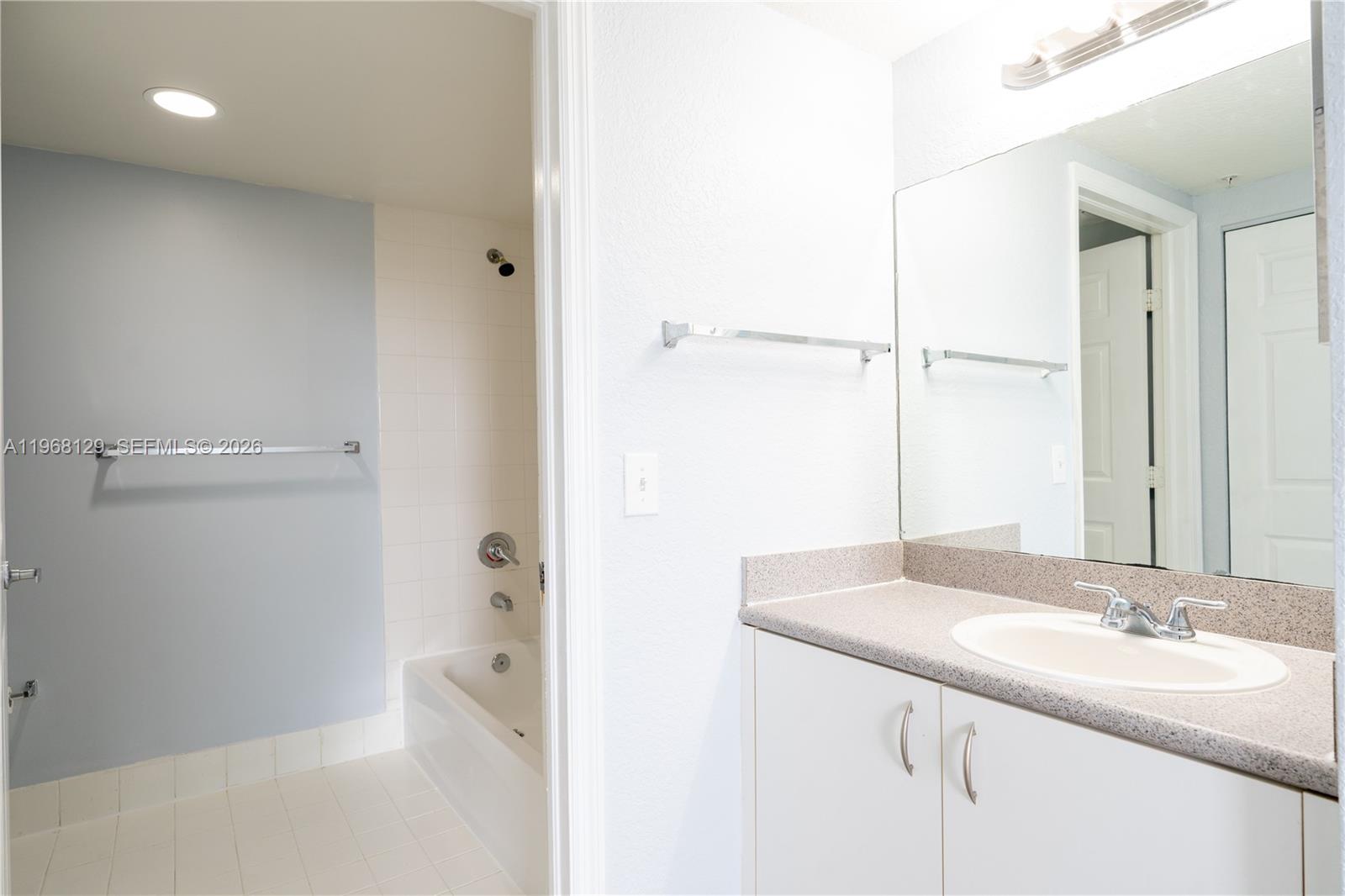 816 Northwest 11th Street, Unit 1006 Miami, FL 33136 - Photo 13 of 34